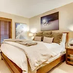 Ski In, Ski Out 3 Bedroom Mountain Residence In The Heart Of Lionshead Village With Heated Slope Side Pool And Hot Tub