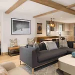 Vail Village Luxury 4 Bedroom, Steps To Slopes!