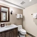 Vail Landmark Condo - Steps To Hiking, Dining & Festivals