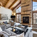 Vail Landmark Condo - Steps To Hiking, Dining & Festivals