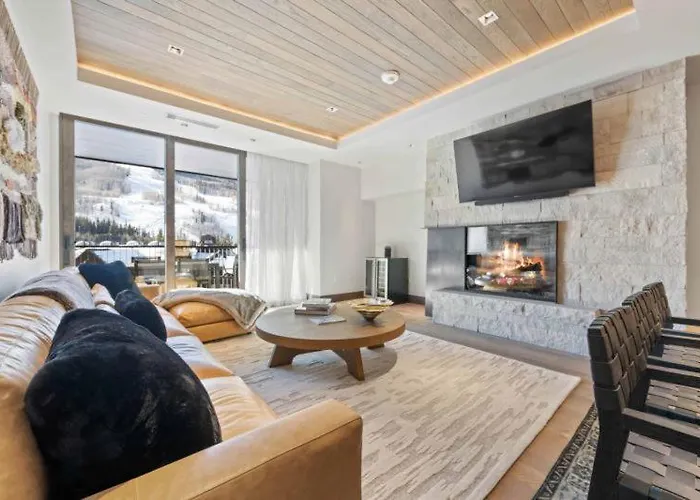Altus 302 By East West Hospitality