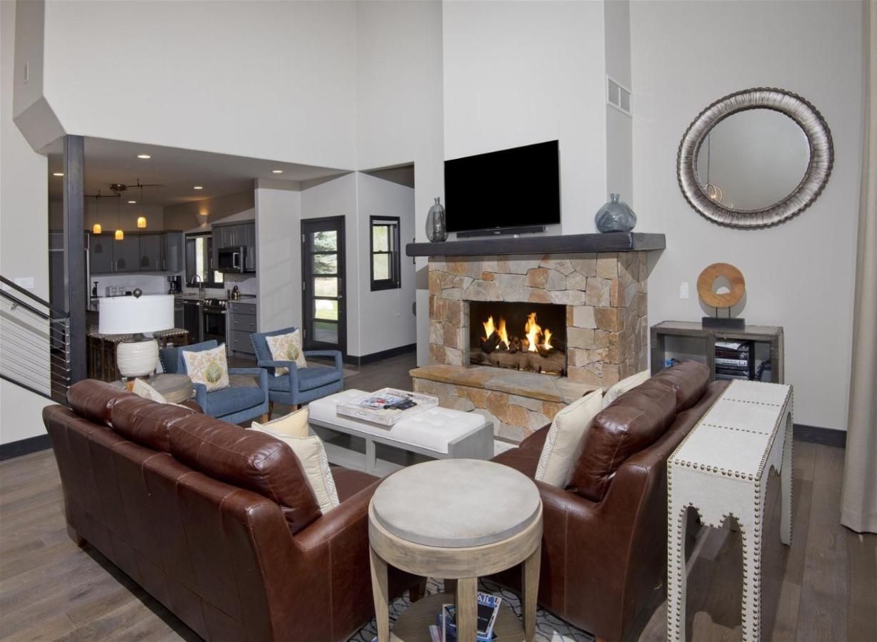 Glacier Court 1824 A Holiday home *