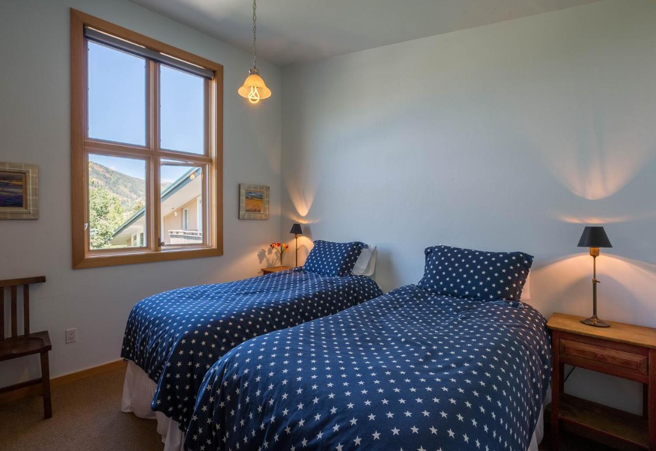 Mill Creek Court By Realty *