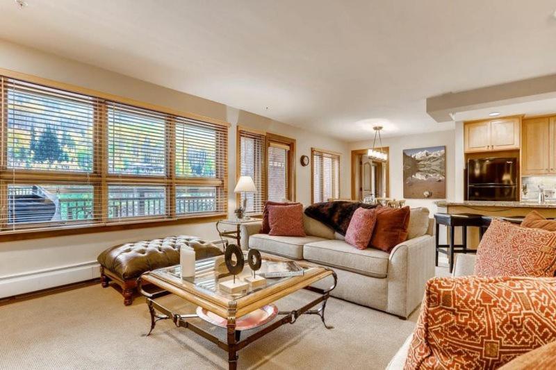 Ski In, Ski Out 3 Bedroom Mountain Residence In The Heart Of Lionshead Village With Heated Slope Side Pool And Hot Tub Apartment