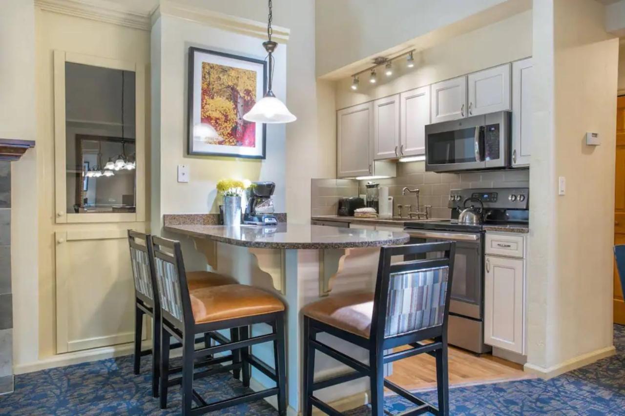 Apartment Aspen At Streamside At *
