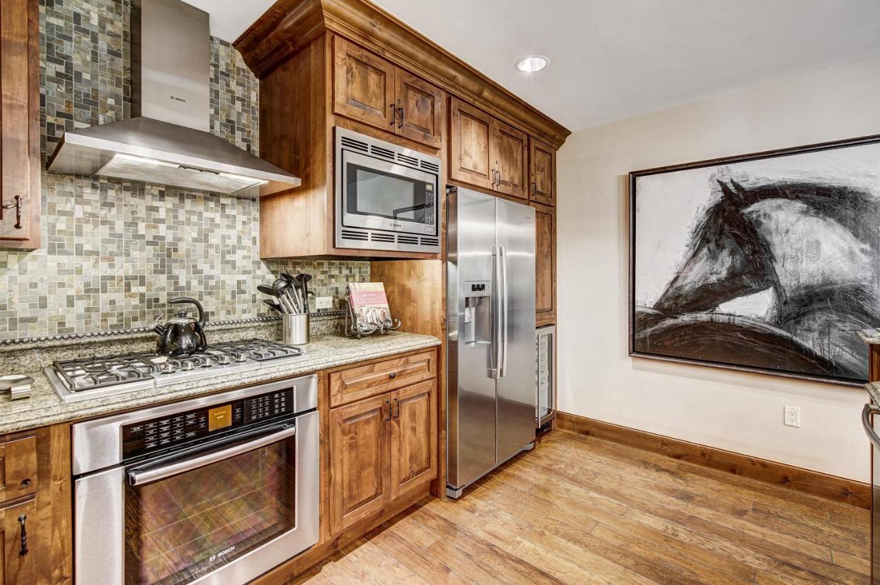 Apartment 2 Bedroom Ritz-carlton Chic Decor Valley Views *