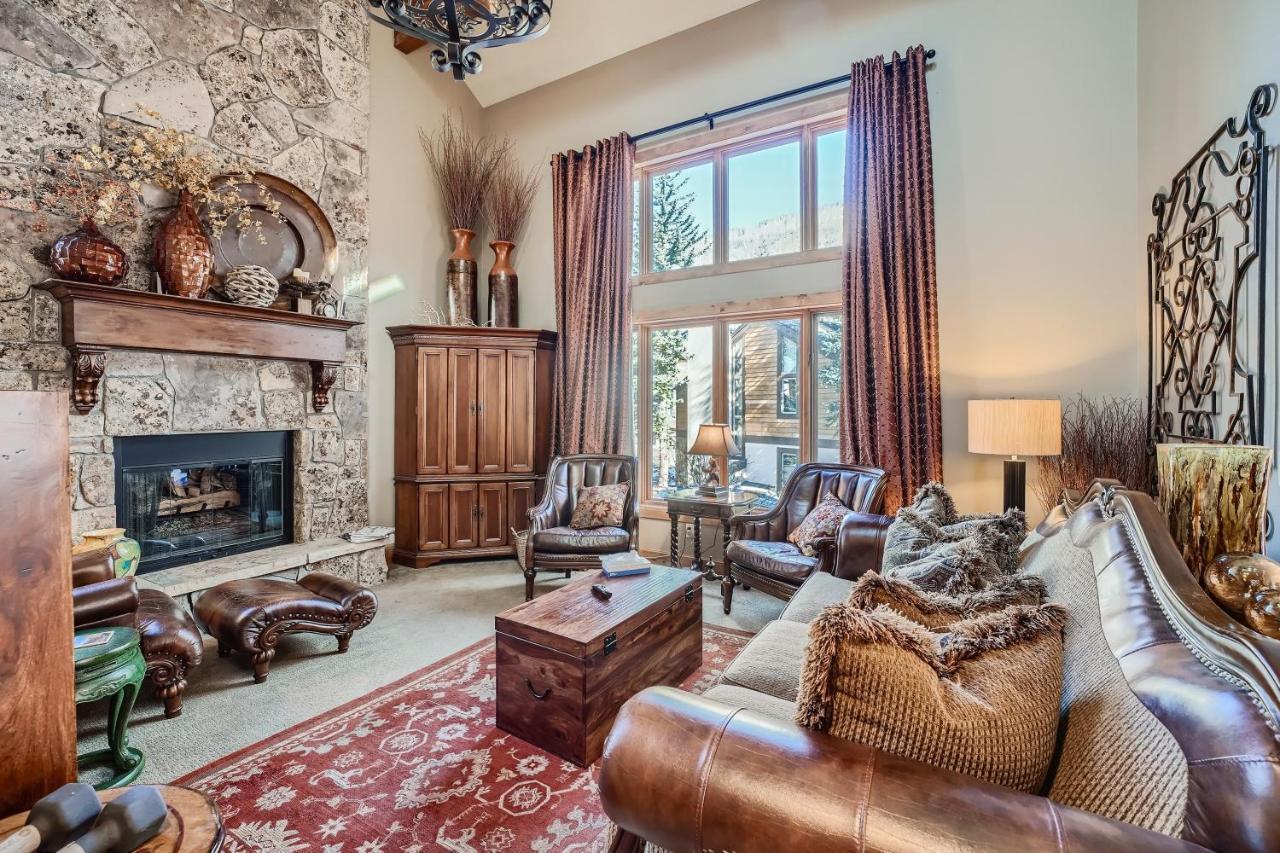 16 Riverbend Townhouse
