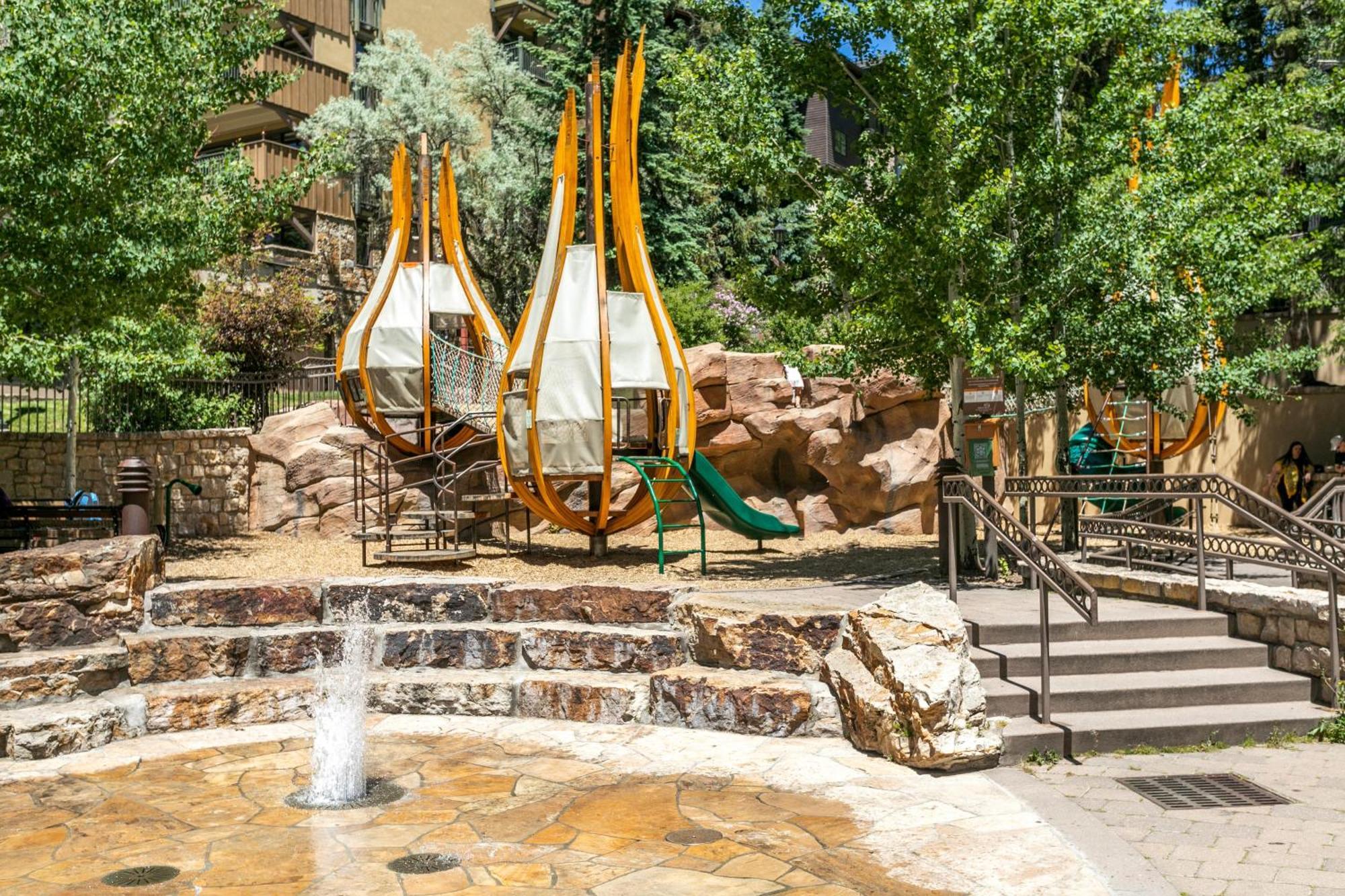 Lift House Lodge, Lionshead Condo, Walk To Gondola Holiday home Vail
