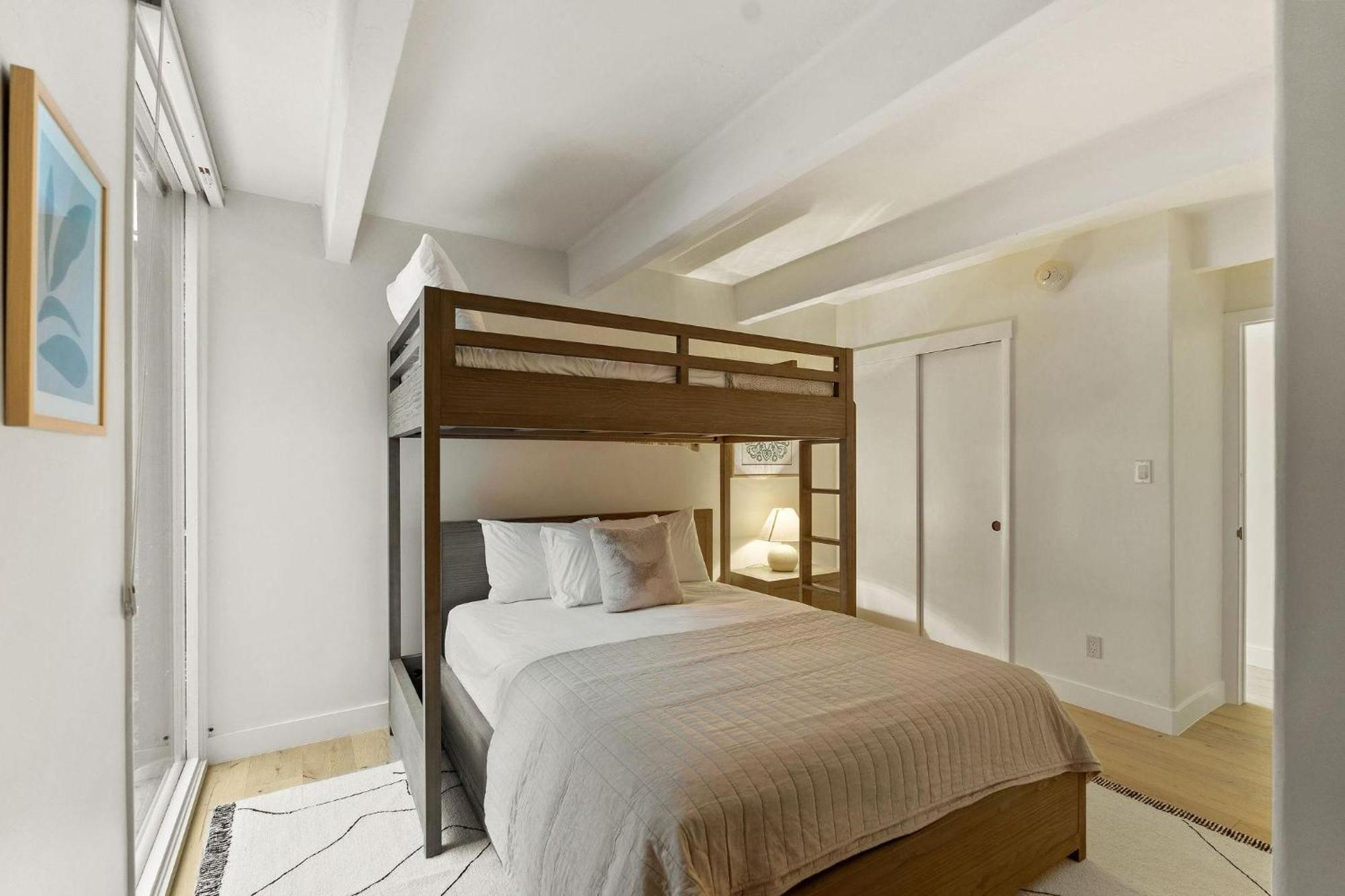 Holiday home International Unit 207 *