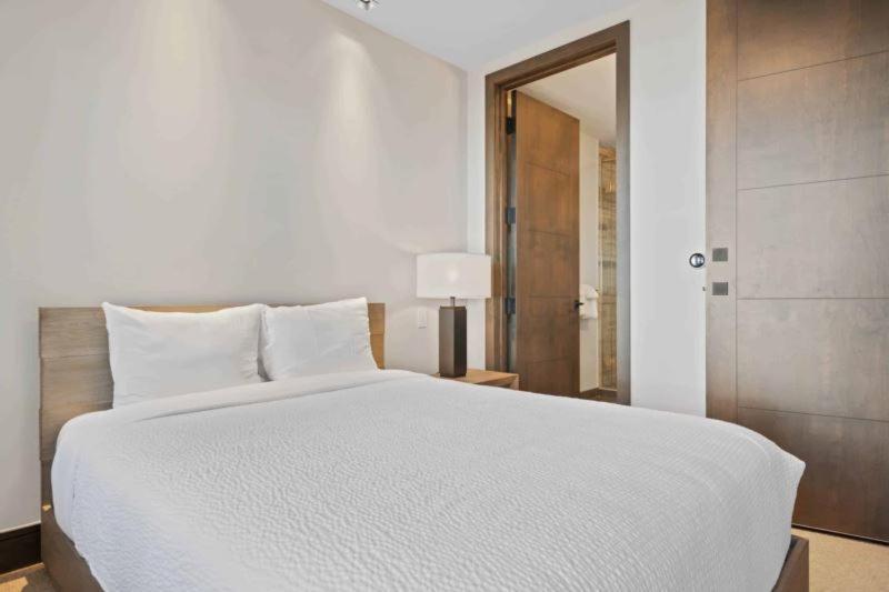 Altus 302 By East West Hospitality