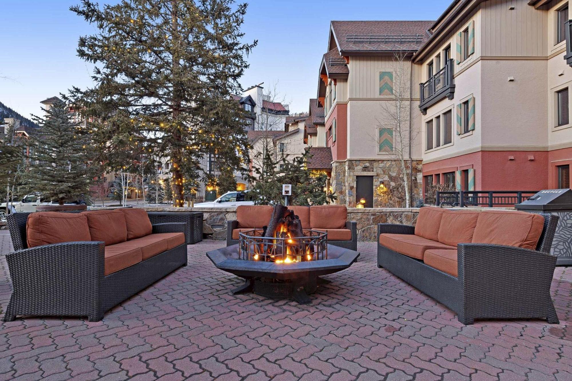 Lion Square Tower T401 Vail