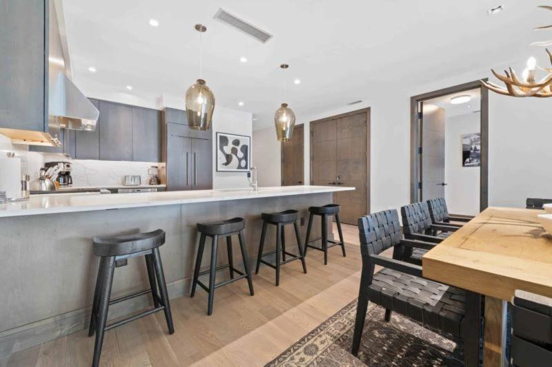 Altus 302 By East West Hospitality Apartment *