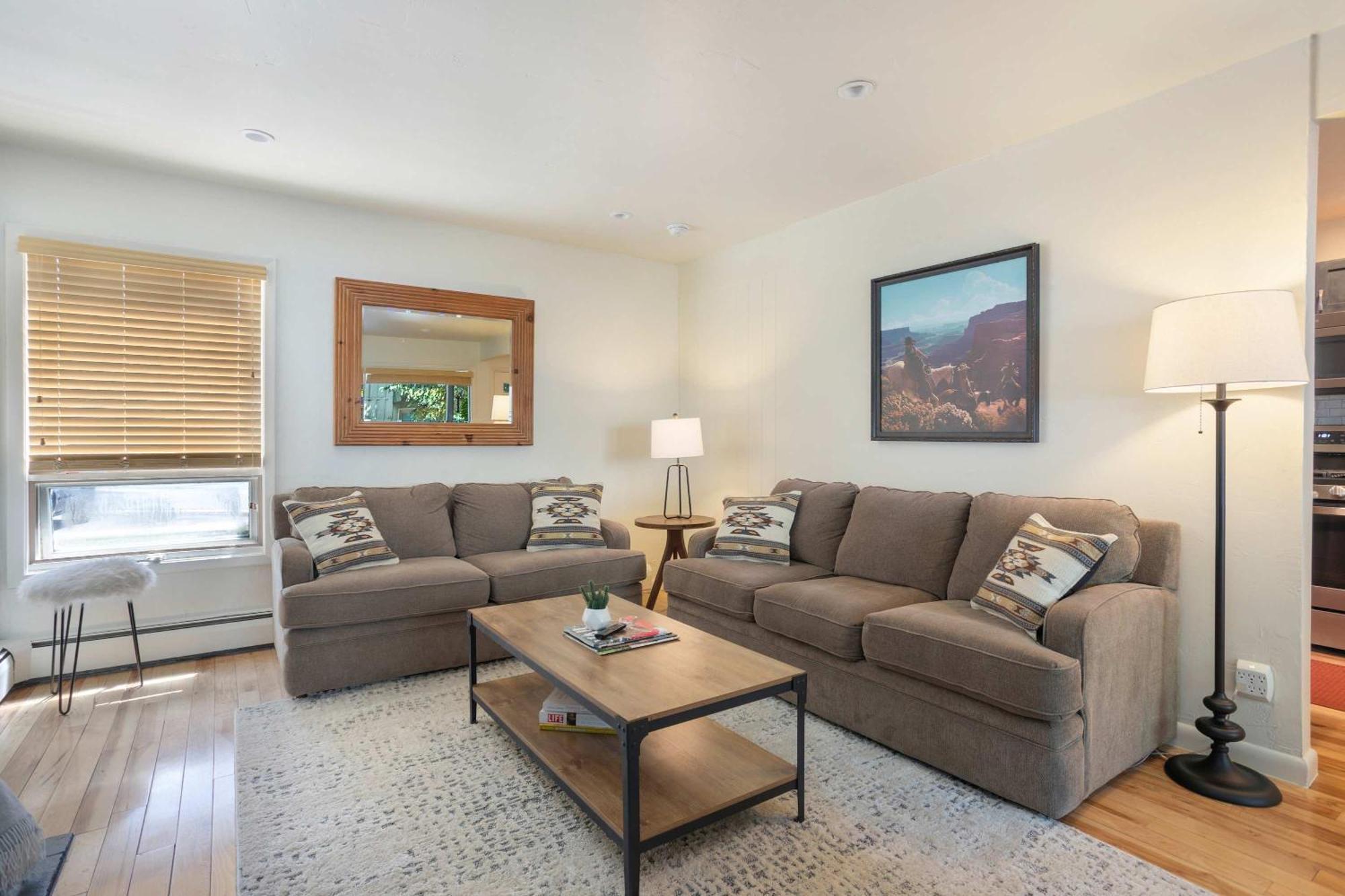 Cozy With Fireplace Close To Lifts Apartment *