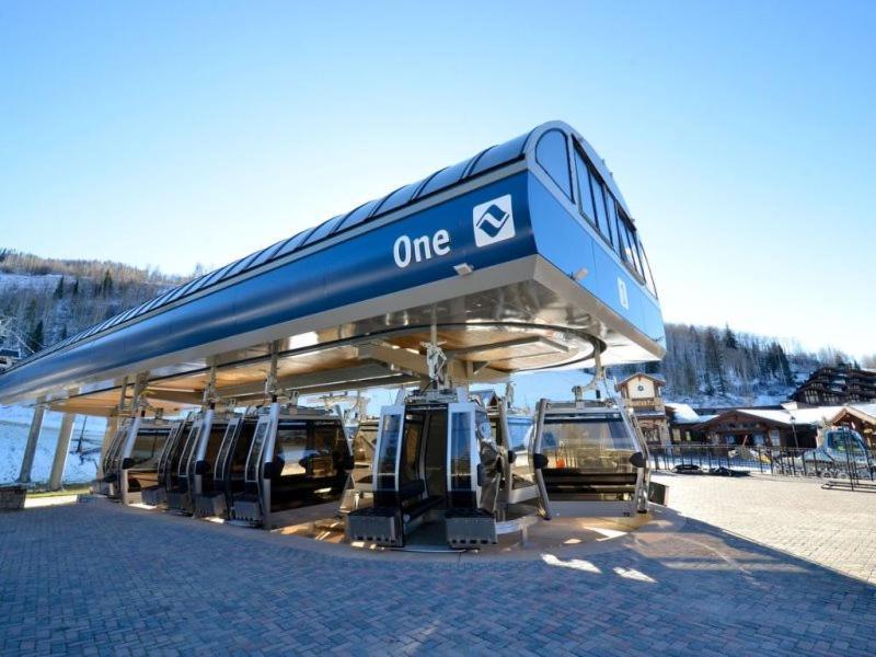 Village Luxury 4 Bedroom, Steps To Slopes! Apartment Vail