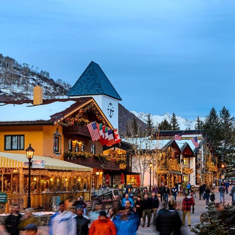 Village Luxury 4 Bedroom, Steps To Slopes! Vail