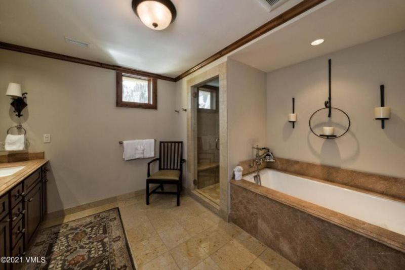 The Ritz-carlton Club, 4 Bedroom Luxury Apartment *