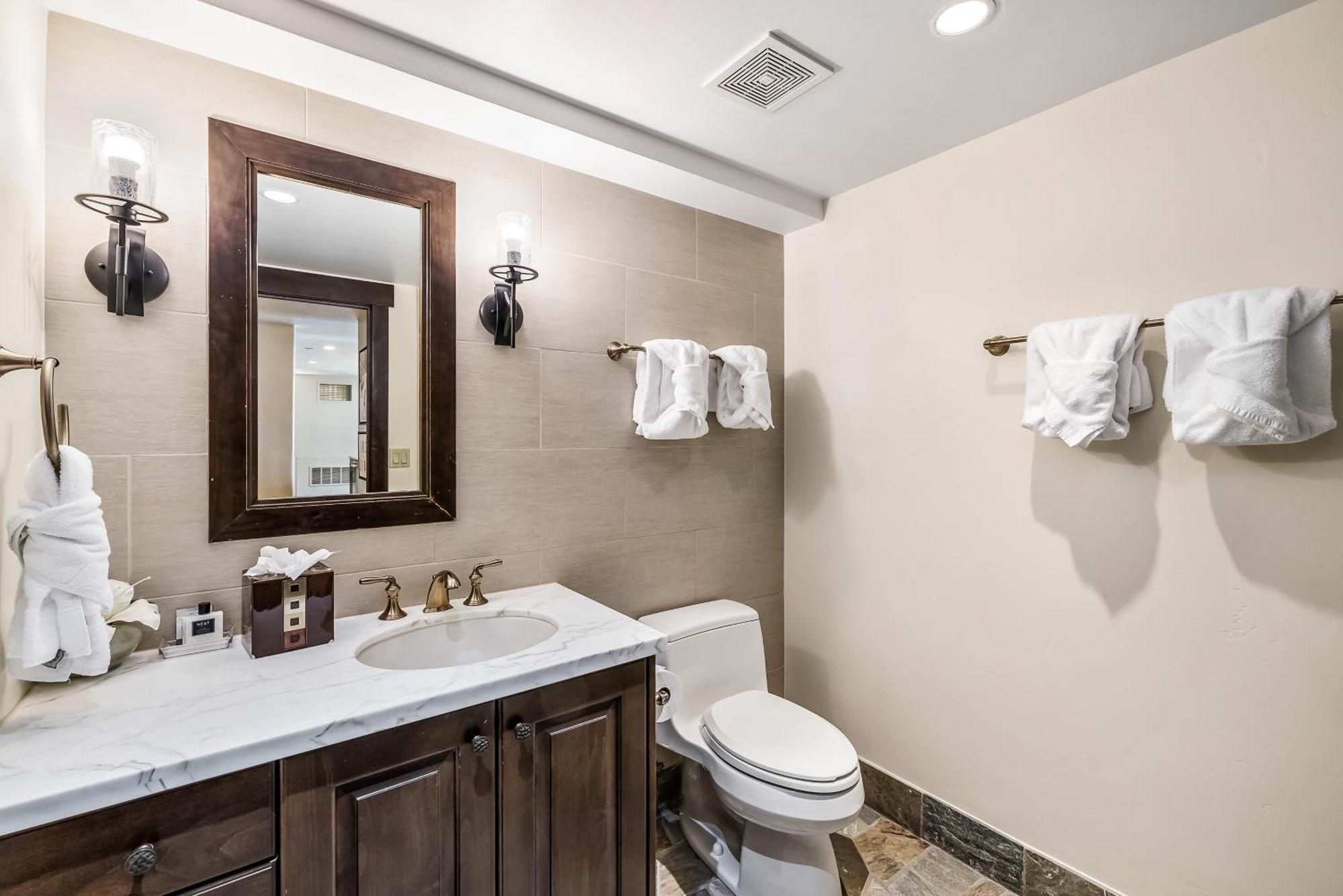 Aparthotel Landmark - Steps To Hiking, Dining & Festivals Vail