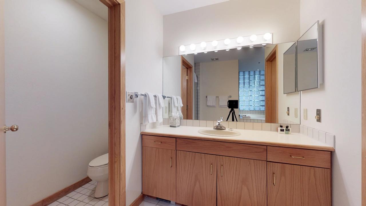 Center Place 3* Vail