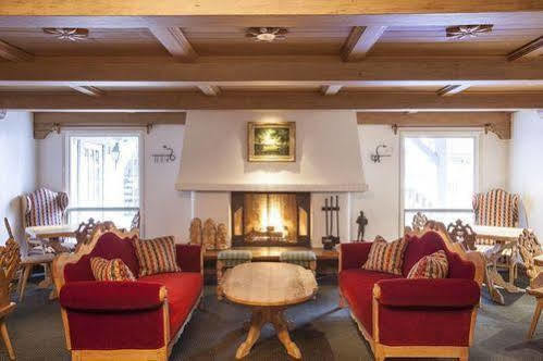 Center Place 3* Vail
